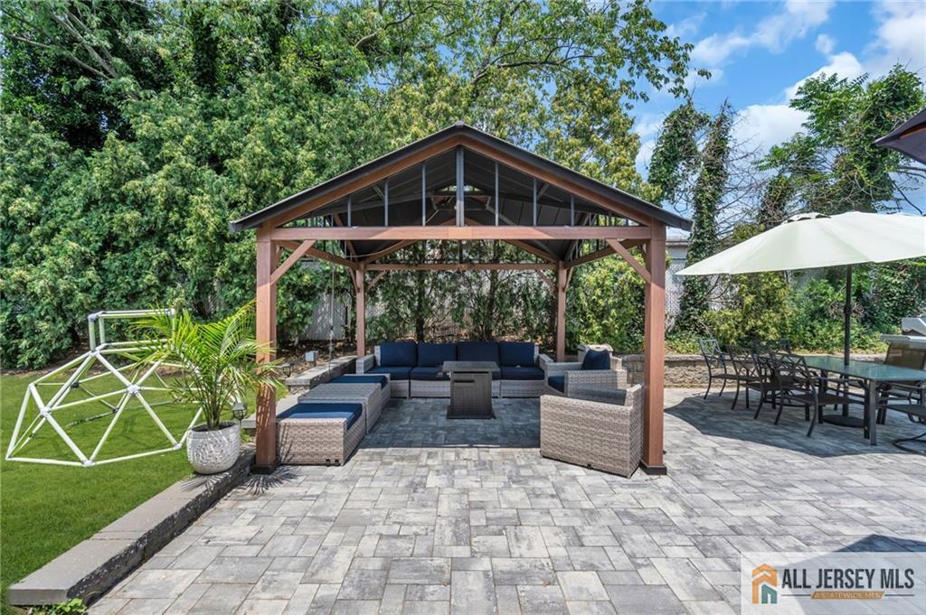 25 Fanwood Drive Sayreville NJ 08872