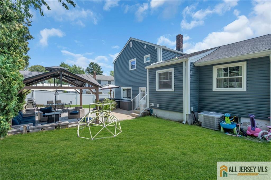25 Fanwood Drive Sayreville NJ 08872