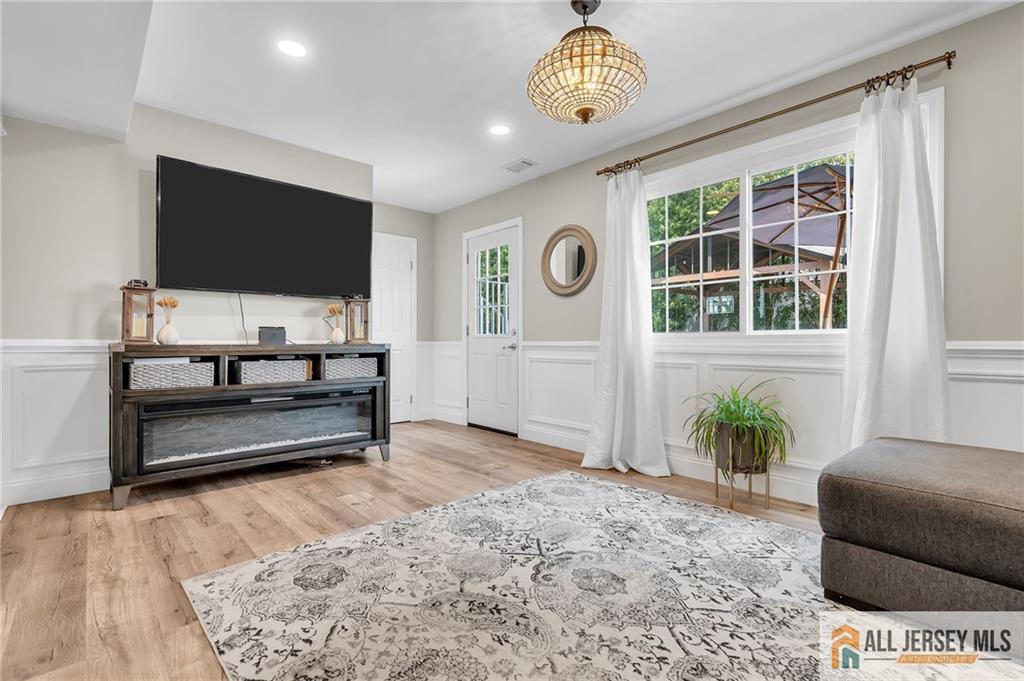 25 Fanwood Drive Sayreville NJ 08872