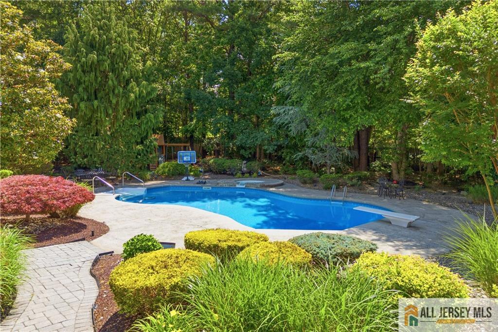 18 Dante Road Monroe NJ 08831