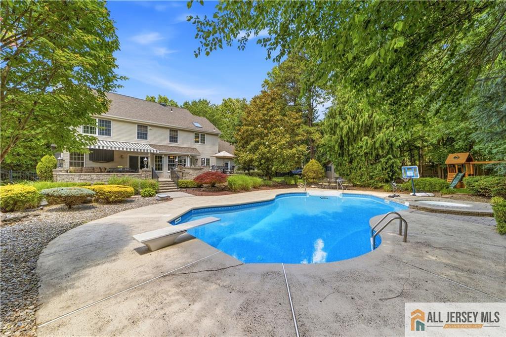 18 Dante Road Monroe NJ 08831