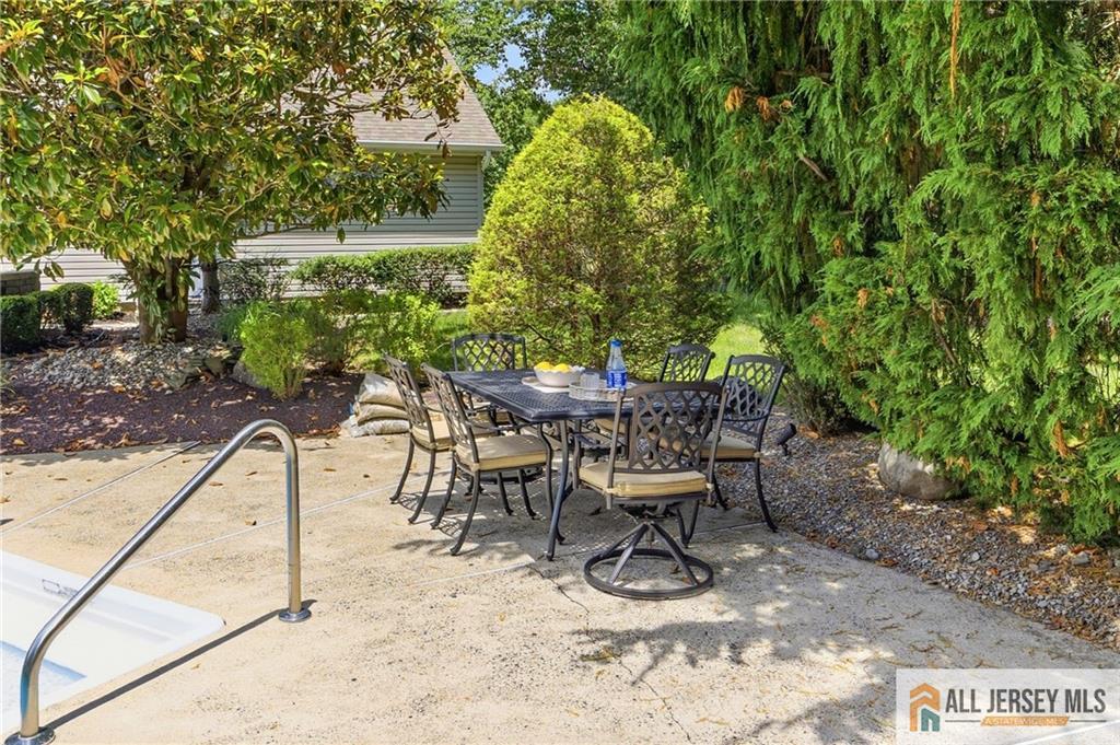 18 Dante Road Monroe NJ 08831