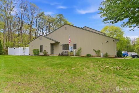 25 Carmel Court Old Bridge NJ 08857