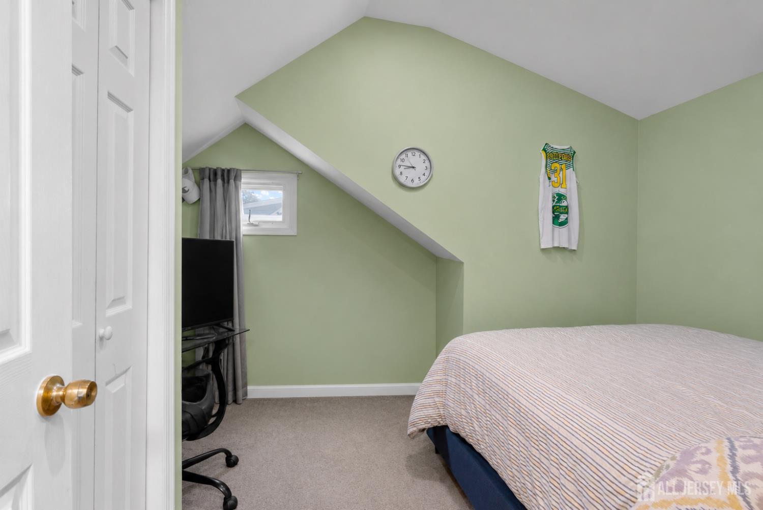 34 Chase Avenue Avenel NJ 07001