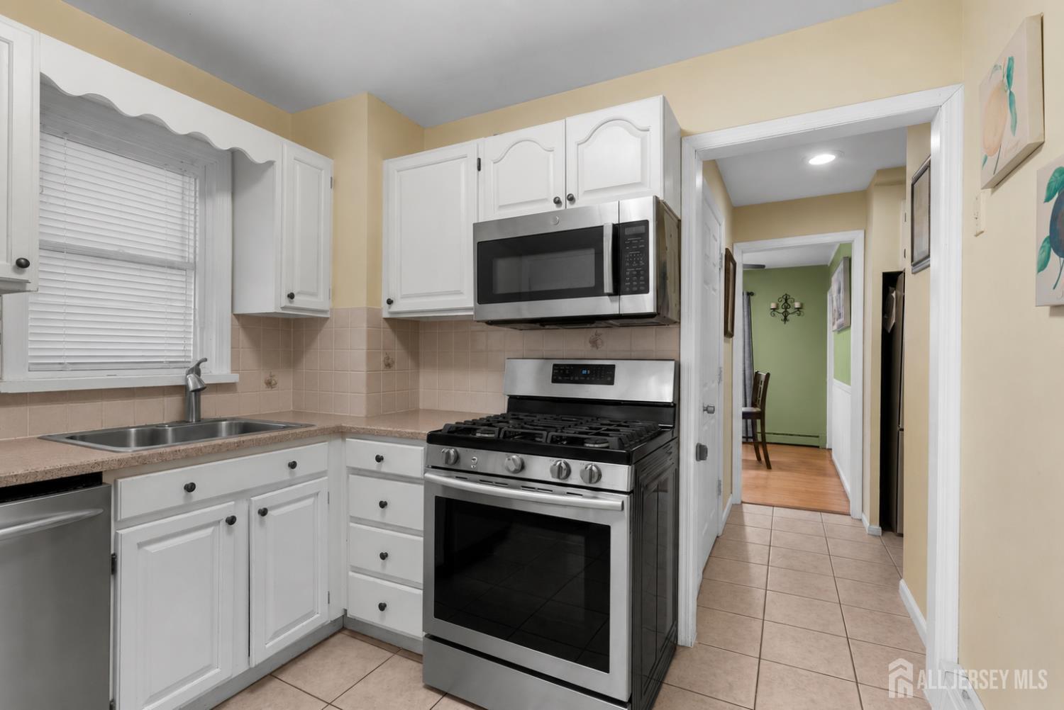 34 Chase Avenue Avenel NJ 07001