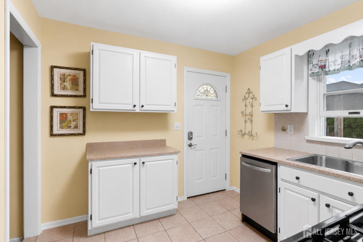 34 Chase Avenue Avenel NJ 07001
