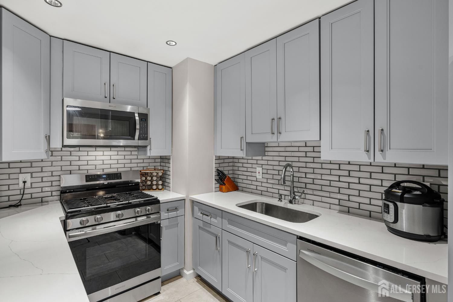 217 Vasser Drive Piscataway NJ 08854