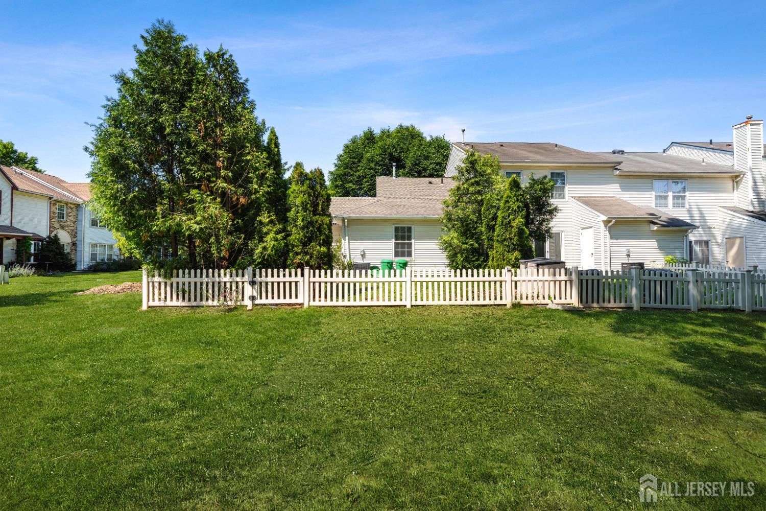 58 Beacon Place Robbinsville NJ 08691