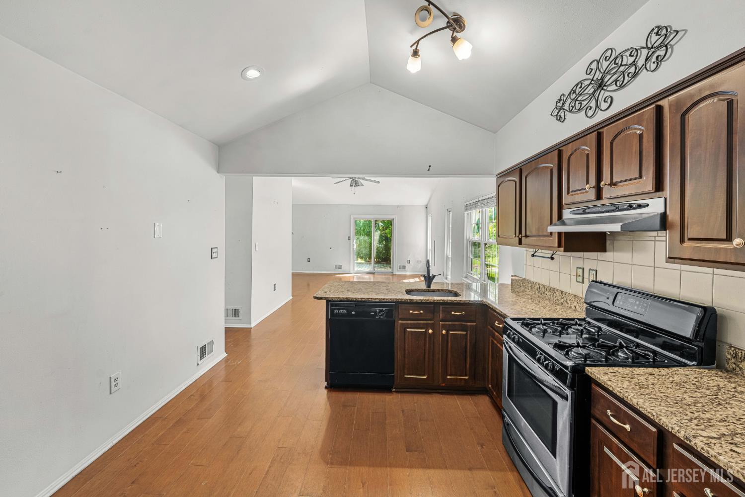 58 Beacon Place Robbinsville NJ 08691