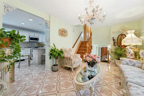 8 Monaghan Road Edison NJ 08817