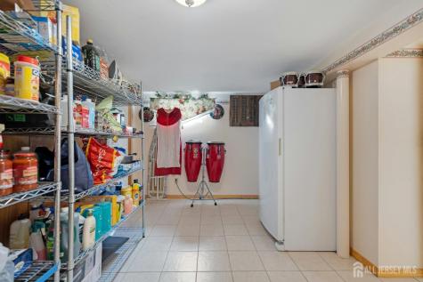 8 Monaghan Road Edison NJ 08817