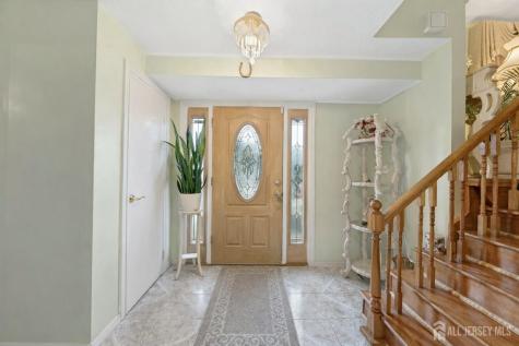 8 Monaghan Road Edison NJ 08817