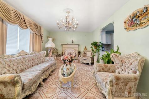 8 Monaghan Road Edison NJ 08817
