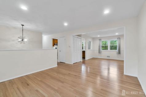 6 Fox Chase Run Hillsborough NJ 08844