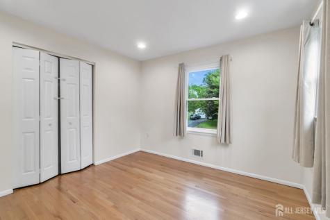 6 Fox Chase Run Hillsborough NJ 08844