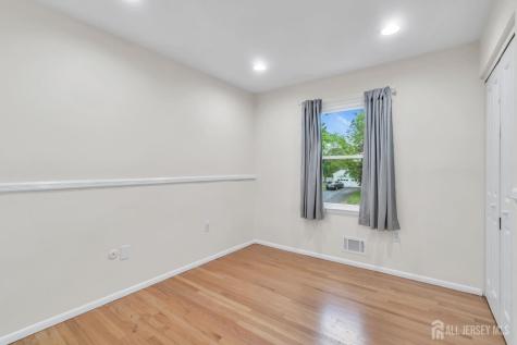 6 Fox Chase Run Hillsborough NJ 08844
