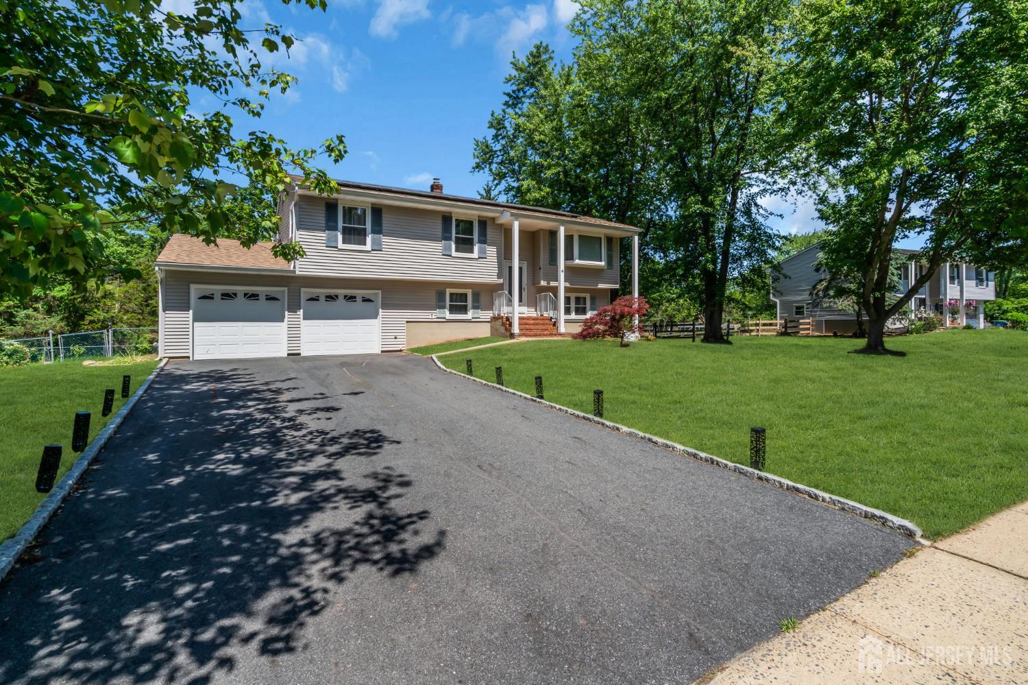 6 Fox Chase Run Hillsborough NJ 08844