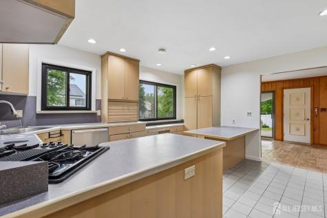5 Ellis Court Middlesex NJ 08852