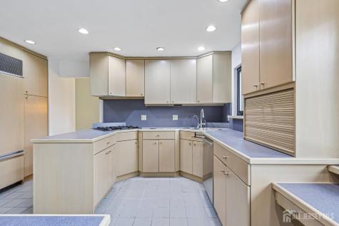 5 Ellis Court Middlesex NJ 08852