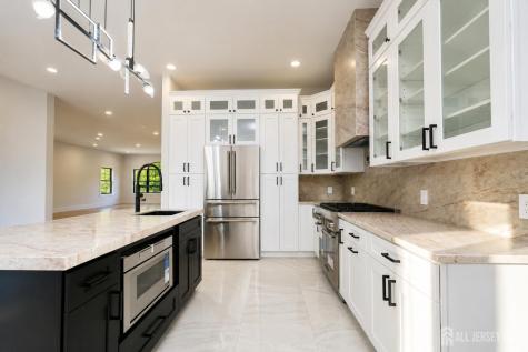 1684 Frank Street Edison NJ 08820