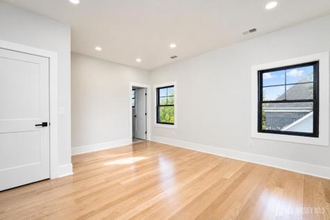 1684 Frank Street Edison NJ 08820