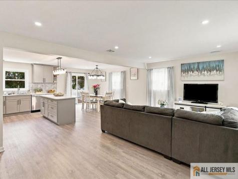13 Glencourt Avenue Edison NJ 08837