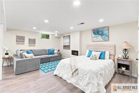 13 Glencourt Avenue Edison NJ 08837