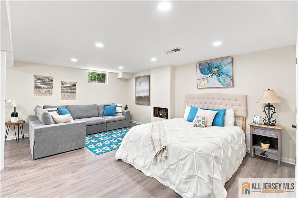 13 Glencourt Avenue Edison NJ 08837