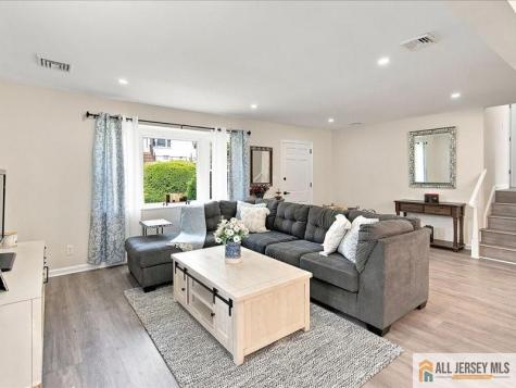 13 Glencourt Avenue Edison NJ 08837
