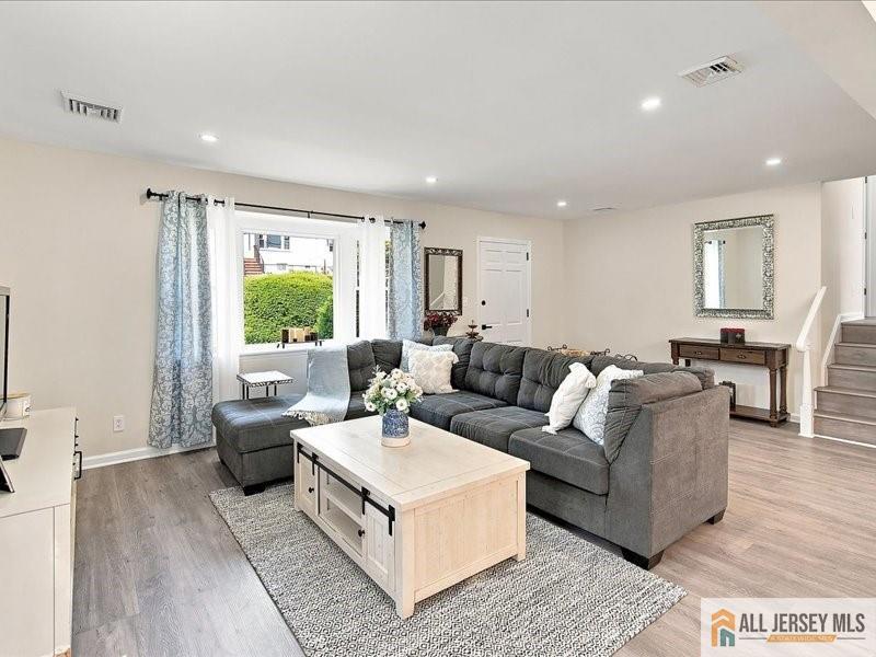 13 Glencourt Avenue Edison NJ 08837