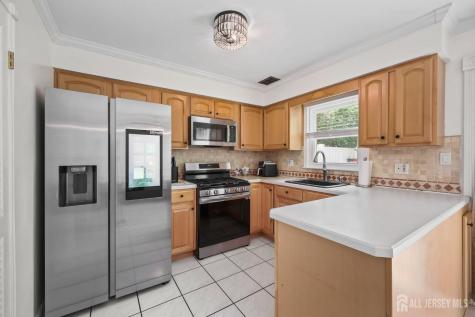 31 Dallenbach Lane East Brunswick NJ 08816