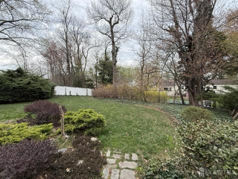 15 Cutter Avenue Edison NJ 08820