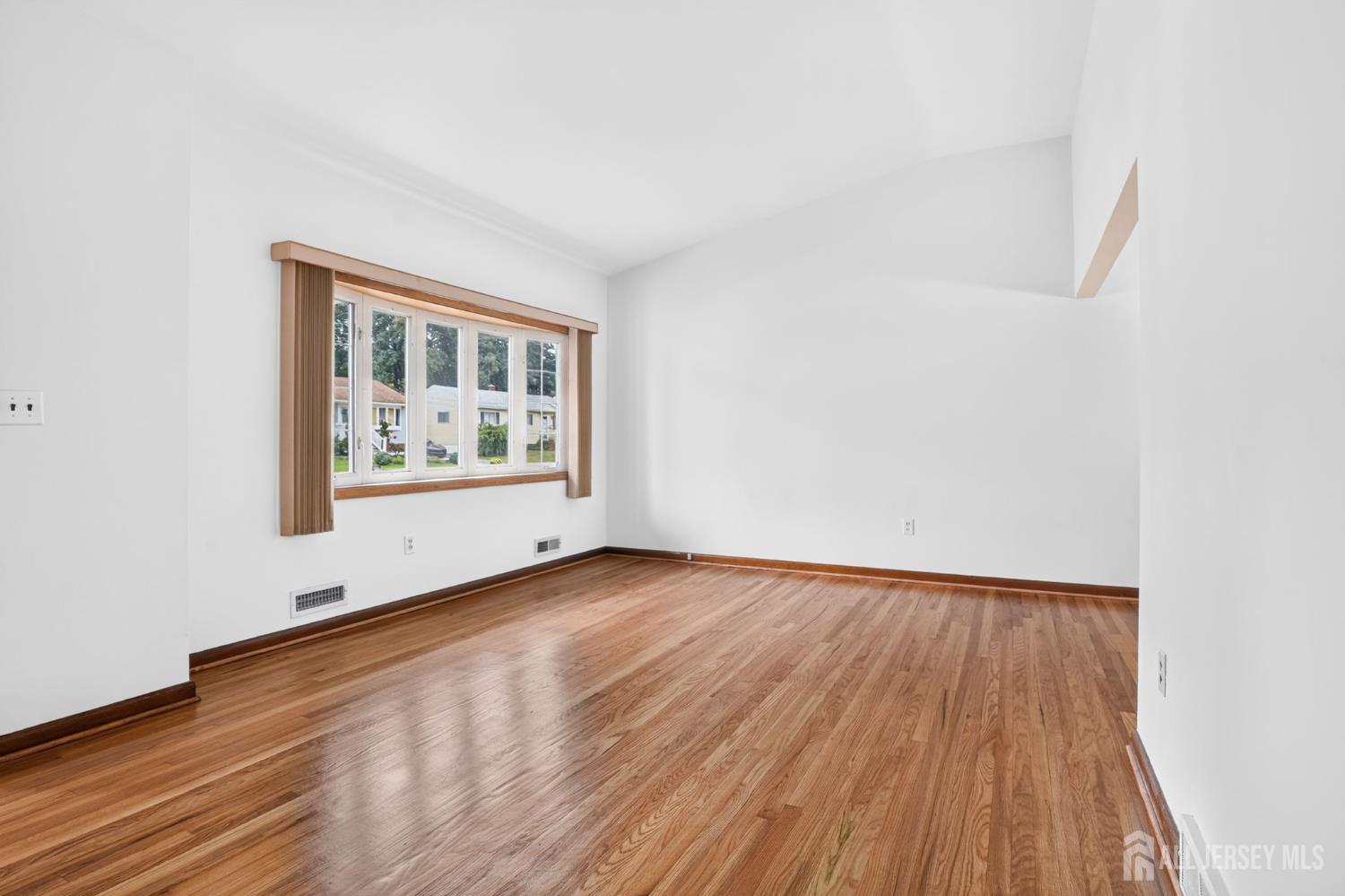 124 Kamm Avenue South River NJ 08882