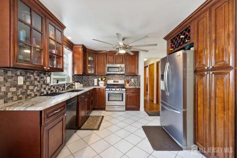 515 Beechwood Avenue Roselle Park NJ 07204
