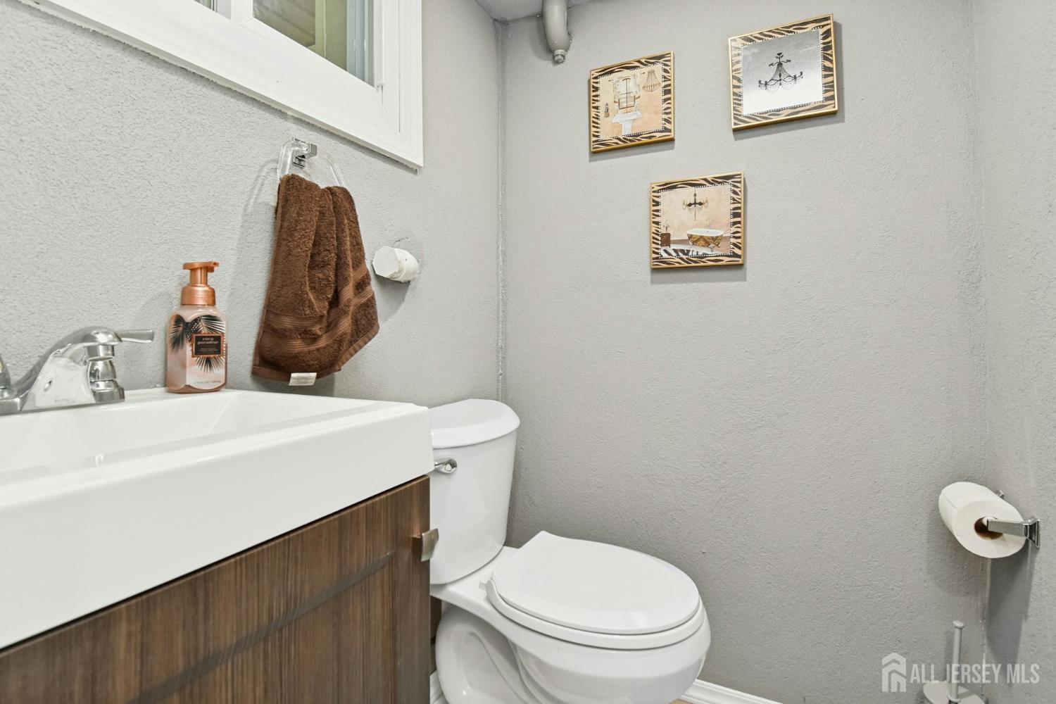 631 Concord Circle Ewing NJ 08618