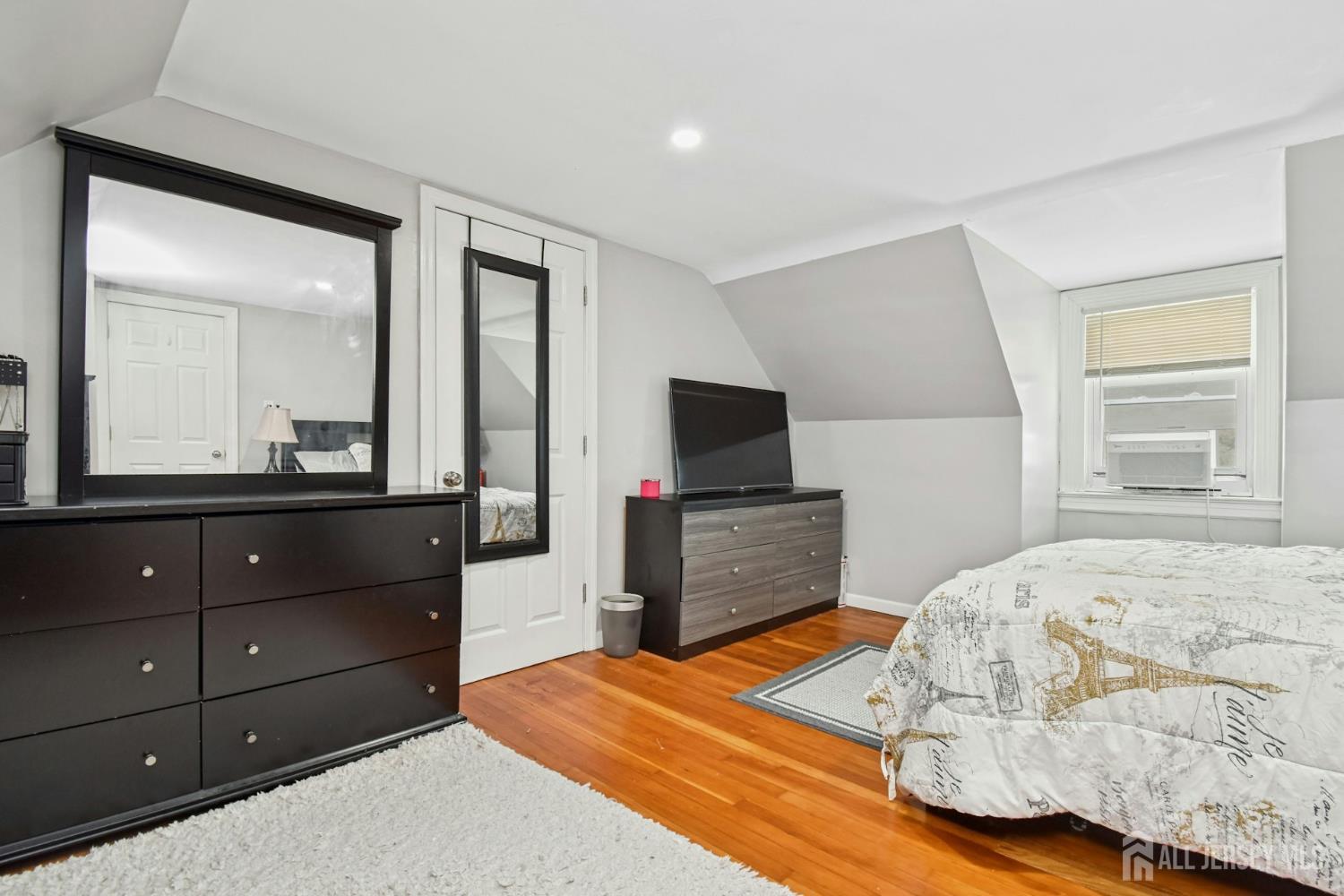 631 Concord Circle Ewing NJ 08618