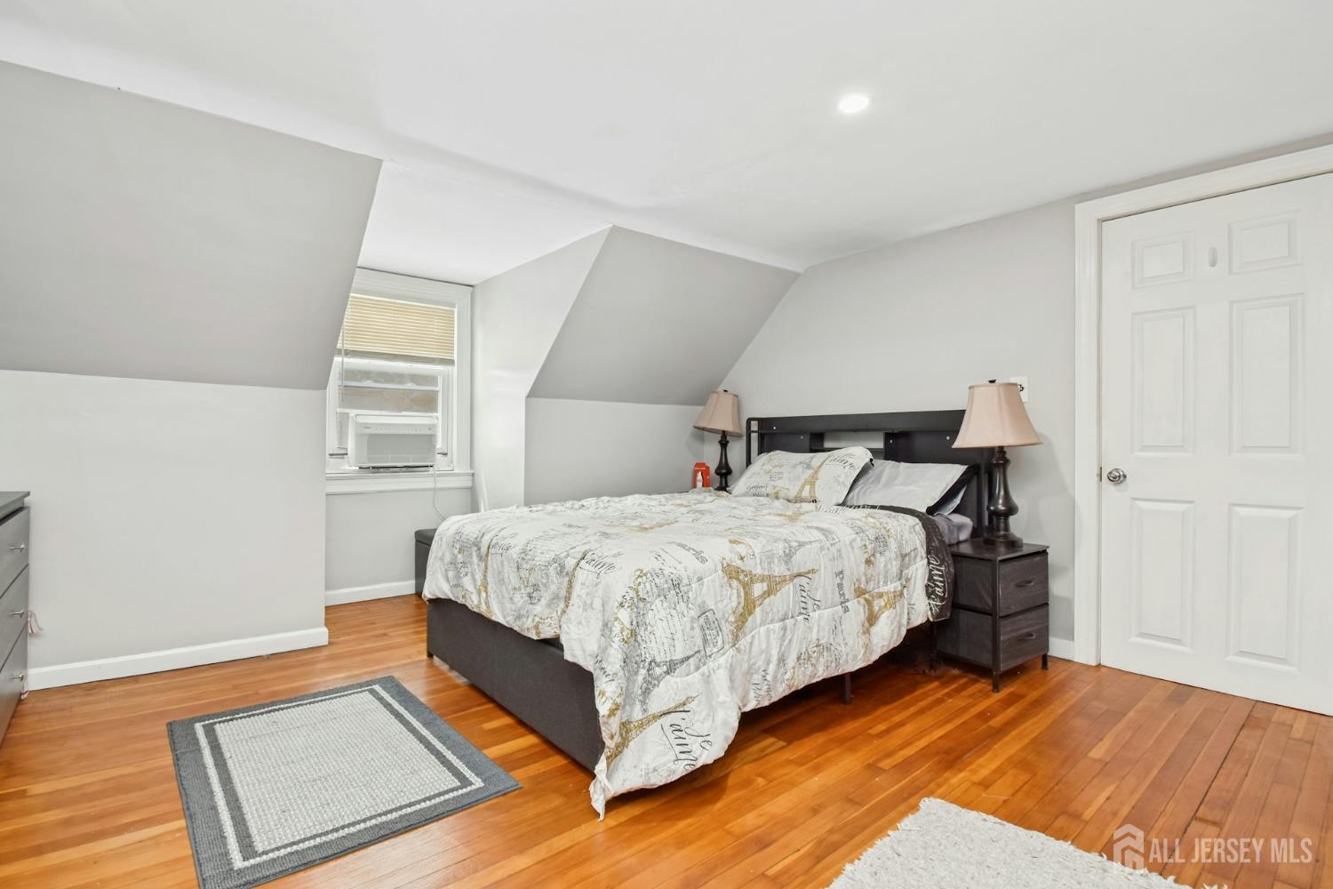 631 Concord Circle Ewing NJ 08618
