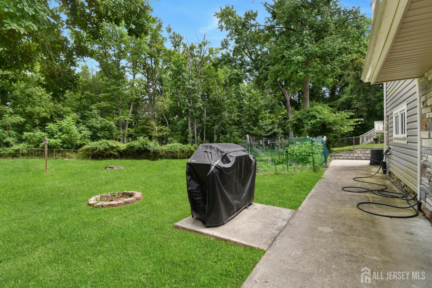 631 Concord Circle Ewing NJ 08618