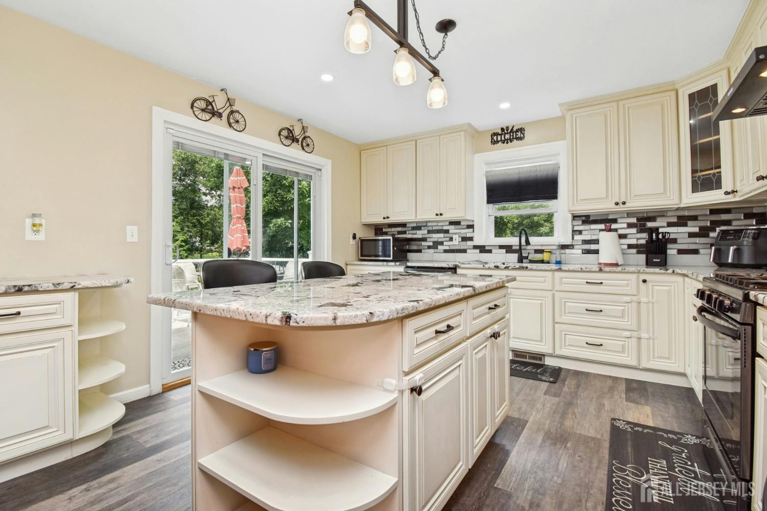 631 Concord Circle Ewing NJ 08618