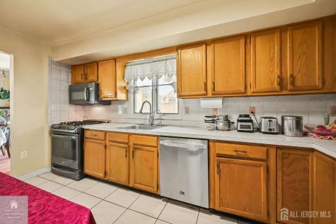 109 Walton Street Edison NJ 08817
