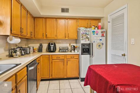 109 Walton Street Edison NJ 08817