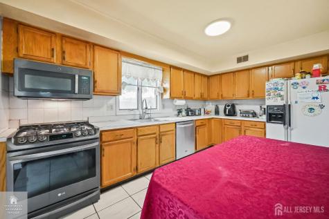 109 Walton Street Edison NJ 08817