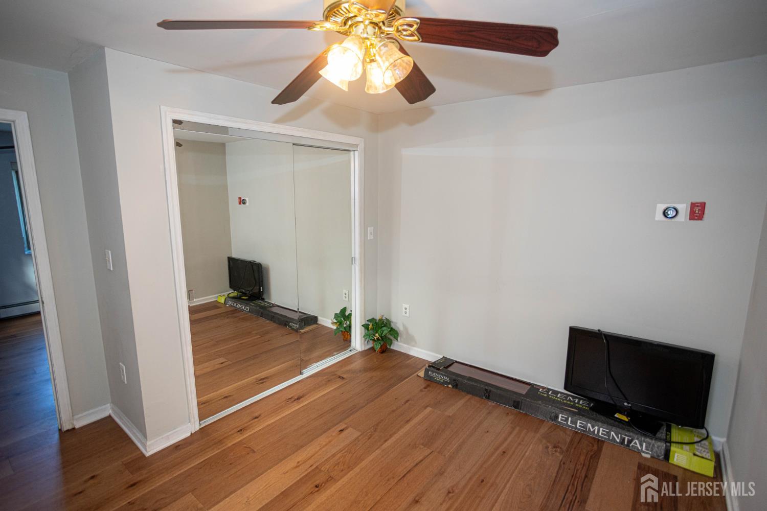 12 Jacobson Street Sayreville NJ 08872
