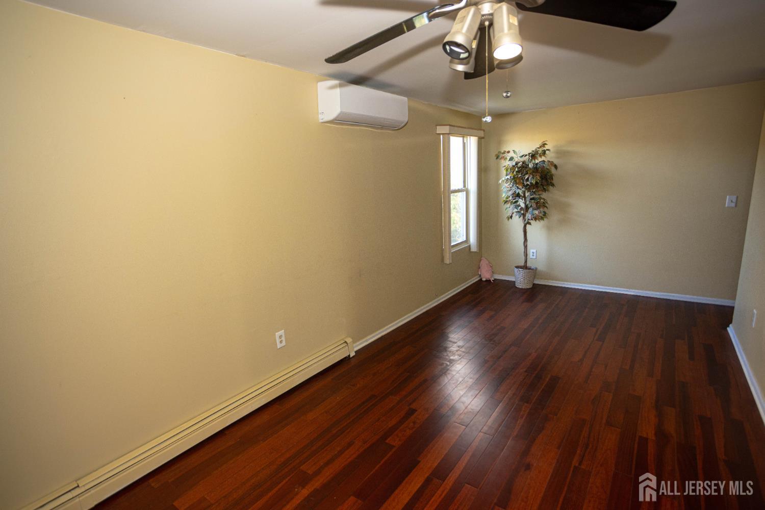 12 Jacobson Street Sayreville NJ 08872