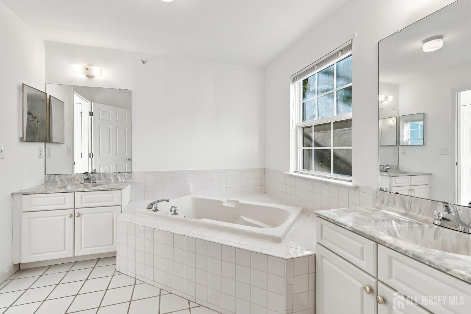 184 Prestwick Way Edison NJ 08820