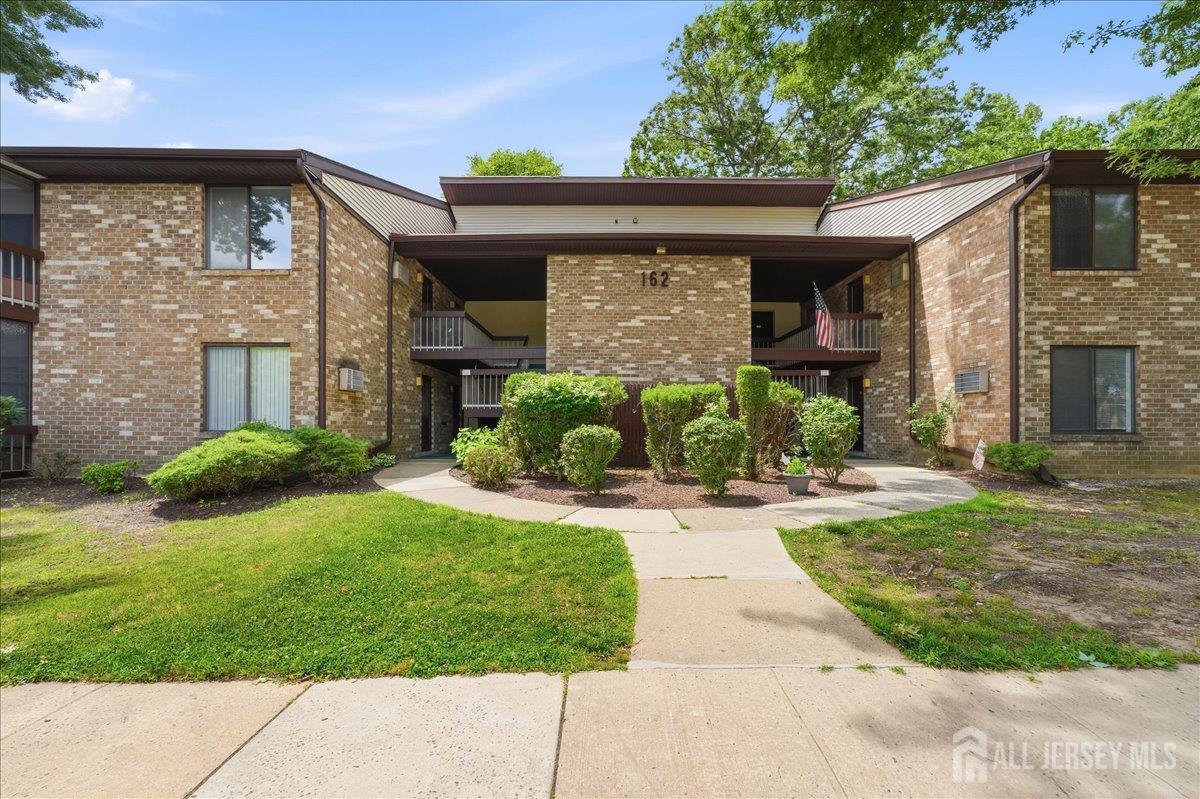 162 Cross Slope Court Manalapan NJ 07726