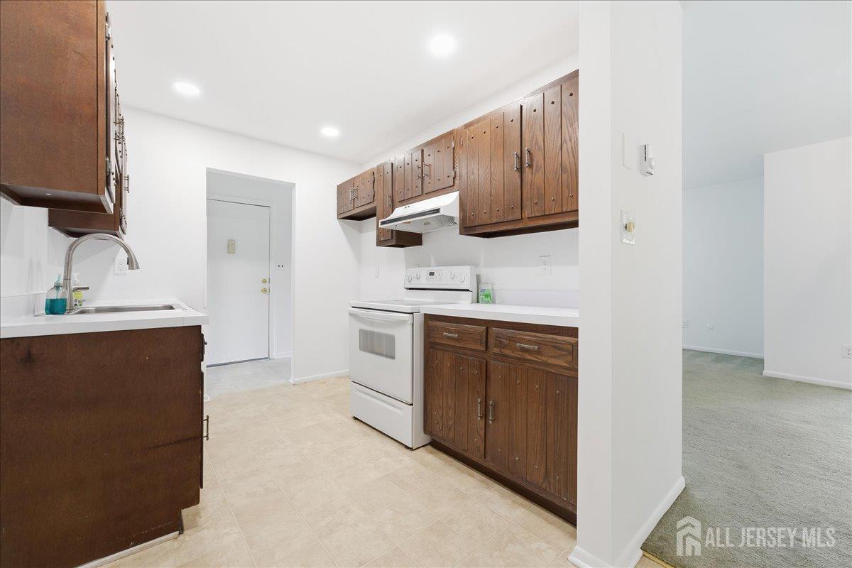 162 Cross Slope Court Manalapan NJ 07726
