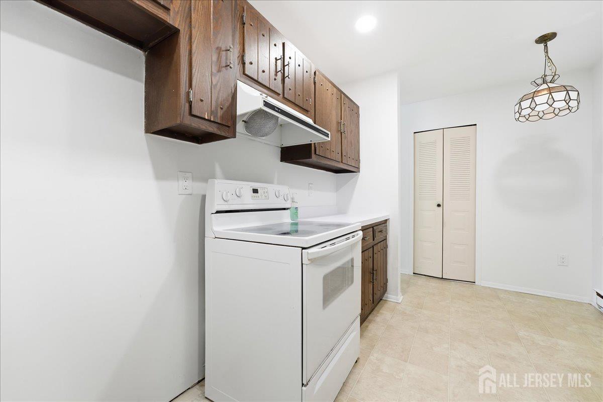 162 Cross Slope Court Manalapan NJ 07726