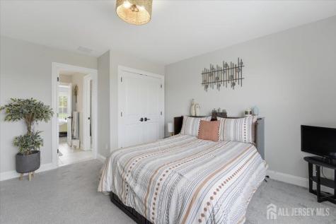23 Claridge Lane Flemington NJ 08822