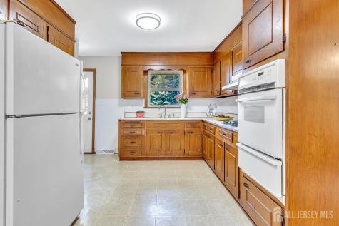 174 Hardenburg Lane East Brunswick NJ 08850